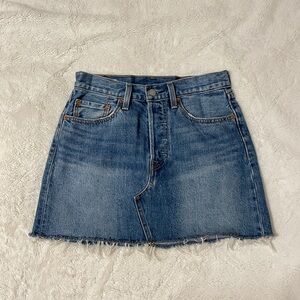 Levi’s Raw Hem Denim Skirt
